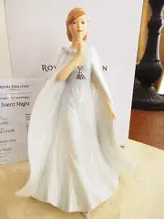 Royal Doulton Songs of Christmas SILENT NIGHT HN5700 Figurine - NEW IN BOX!