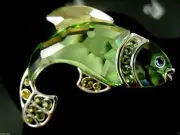 SIGNED SWAROVSKI PERIDOT CRYSTAL FISH PIN ~ BROOCH RETIRED NEW IN BOX