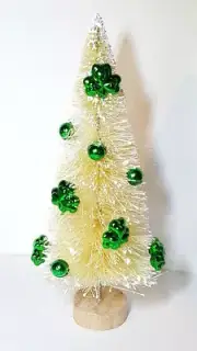 5" Tall St PATRICK'S DAY Ivory White &Green Clovers Mini Sisal Bottle Brush Tree