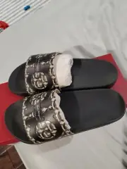 Salvatore Ferragamo Slide. Size 7M. GROOVE6