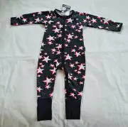 Bonds BZBVW DC3 Universal Star Printed Zip Wondersuit Romper Size 000 New