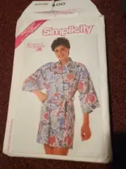 Simplicity Sewing Pattern 0017, Size Petite, Small, Medium, Large, Kimono Robe.