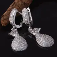 在飛比找Yahoo!奇摩拍賣優惠-純銀耳環 鍍白金鑲鑽耳飾-精緻獨特創意錢袋情人生日節禮物女飾