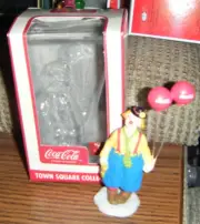 2003 CLOWN FIGURINE Coca Cola Town Square Collection Coke Christmas Accessory