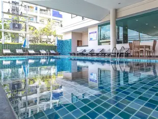 芭達雅特梵中天旅館Tevan Jomtien Hotel Pattaya