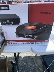 Sylvania Bluetooth Retro Turntable with USB /SD Bluetooth