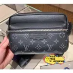 免運 LV 路易威登 黑灰MONOGRAM TAIGA雙層 拉鍊 腰包 胸口包 M30245二手