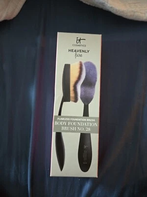 IT Cosmetics Heavenly Luxe Flawless Body Foundation Brush No. 28 - New in Box!