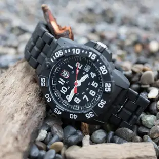 【LUMINOX 雷明時】NAVY SEAL 3500海豹2代碳纖維鏈帶腕錶黑x白時標/45mm