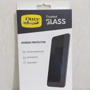 OtterBox Trusted Tempered Glass Screen Protetor Kit iPhone 13 Pro Max/12 Promax