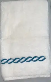 Matouk Classic Chain Basic Fingertip Towel, Turqoise/White, 12x20