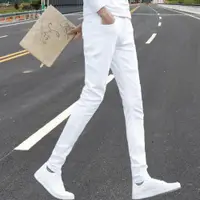 在飛比找ETMall東森購物網優惠-秋冬款加絨純白色韓版潮流牛仔褲