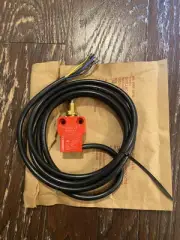 Military Truck CROUZET SWITCH 83884102,5930-01-572-2255, NEW-OEM.