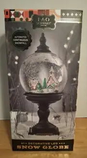 FAO Schwarz Snow Globe Christmas Theme Light Up NEW