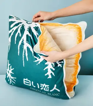 日本北海道石屋製菓白色戀人夾心餅乾造型立體抱枕，可展開變大抱枕，兩用式-特殊店限定