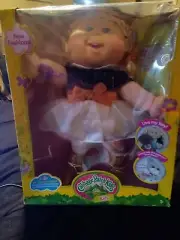 1988 Cabbage Patch Kid w/ Adoption Papers & Signed New In Box