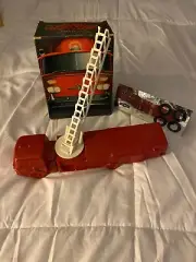 AVON: THE RED SENTINEL FIRE ENGINE WILD COUNTRY AFTER SHAVE/TALC - FULL IN BOX