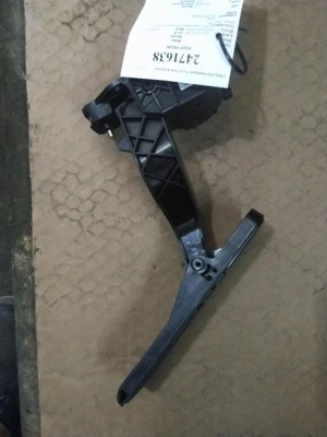 A01-33821-001 FREIGHTLINER CASCADIA 126 FOOT PEDAL 3733780
