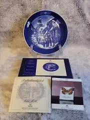 Vintage 1996 Royal Copenhagen "The Street Lamps" Christmas Plate w/original box