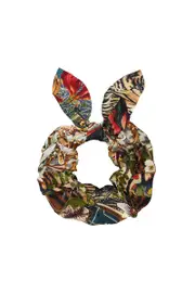 SCRUNCHIE IF THESE WALLS COULD TALK
