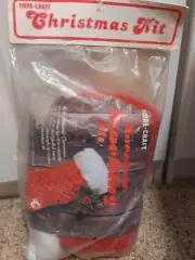 Vivint. FIBRE CRAFT Macrame Kit Christmas Stocking #2548 NEW OLD STOCK KIT 14"