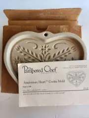 Pampered Chef Anniversary Heart Cookie Mold Stoneware #2918 with Box
