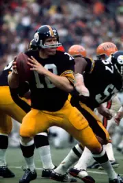 Quarterback Terry Bradshaw Pittsburgh Steelers drops back to pass- 1974 Photo