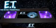 E.T. The Extra-Terrestrial( 1982) - Retro VHS Lamp +Remote Control - 80s Sci-Fi