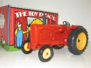 1/16 MASSEY HARRIS 55 TOY FARMER NIB free shipping
