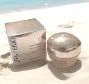 Shiseido BENEFIANCE Wrinkleresist24 Day Cream Broad Spectrum SPF 18 Sunscreen...