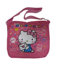 在飛比找momo購物網優惠-【HELLO KITTY】斜側包中容量郵差包8吋電腦主袋內三