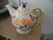 NANTUCKET HOME ONE CUP TEAPOT W/ BEES & BUTTERFLY & FLOWERS