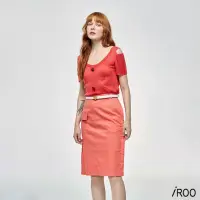在飛比找momo購物網優惠-【iROO】假口袋及膝窄裙