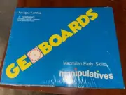 Macmillan Early Skills Manipulatives Geoboards 03511 NEW SEALED