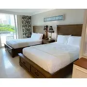 Large Studio Loft With 10 Foot Ceilings! A/c! Sleeps 5! Parking Included!
