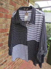 New with tag Regatta brand women's shirt blouse top size 22 rrp $79