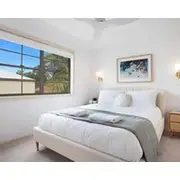 Palm Breeze – Stylish, Light-filled Coastal House Just Minutes From The Beach