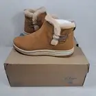 New Clarks Cloudsteppers Faux Fur Slip On Boots Breeze Fur Tan Sz 7.5