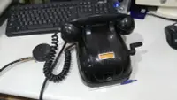 在飛比找Yahoo奇摩拍賣-7-11運費0元優惠優惠-老古董手搖式電話機收藏級 免運費優惠功能正常