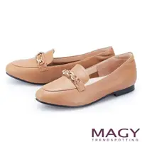 在飛比找momo購物網優惠-【MAGY】嚴選牛皮金屬鍊樂福 女 平底鞋(棕色)