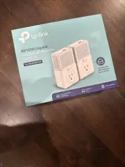 GENUINE TP-Link TL-PA7010P KIT Passthrough Powerline Starter Kit AV1000 GIGABIT