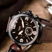在飛比找momo購物網優惠-【FOSSIL】公司貨 三眼時計 復古精緻皮革腕錶(JR14