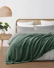 Serene Hudson Fleece and Sherpa Reverse Blanket Leaf