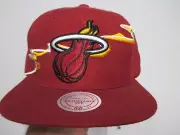 MIAMI HEAT (MITCHELL & NESS) MENS SNAPBACK BASEBALL HAT (ADJUSTABLE) NWT MAROON