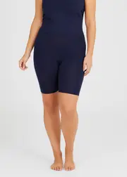 [Taking Shape] Taking Shape Bamboo Anti Chafe Crop Short Size 26 in Dark Indigo - Plus Size Women's Basics Dark Indigo