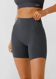 [Lorna Jane] Sculpt And Support No Ride Bike Shorts in Grey, Size - XS XS Titanium