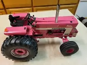 1/16 Scale International Harvester 1466 Pink Limited Edition With Wheel ...