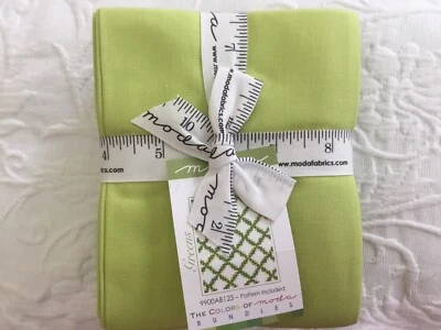 Moda BELLA SOLIDS 12 Fat Qtr. Bundle “Luck Of The Irish” Greens Pattern Included
