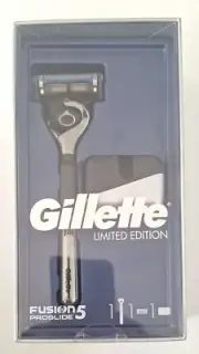 Gillette Fusion5 Proglide Limited Edition Set (Handle + Razor + Stand