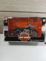 Maisto Harley Davidson 2001 FLHRC Road King 1:18 Die Cast Motorcycle -Series 11